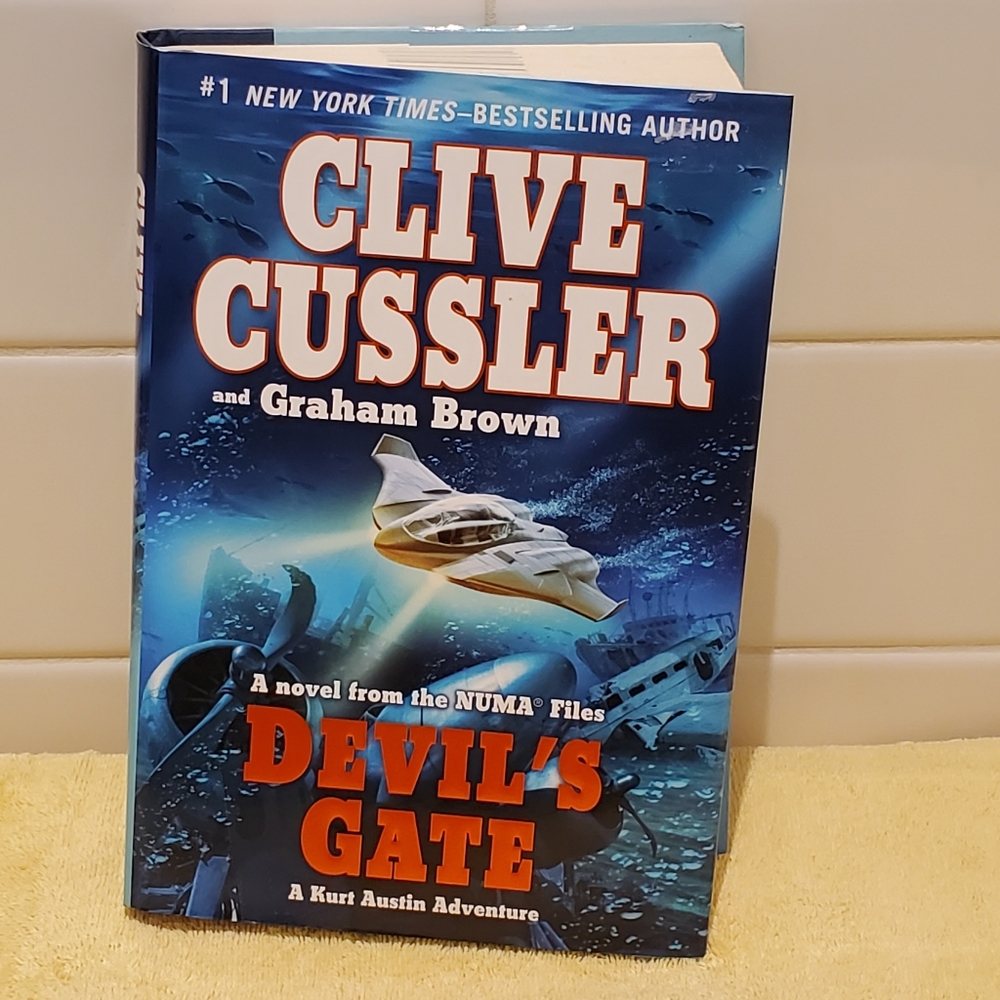 DEVIL'S GATE, by Clive Cussler